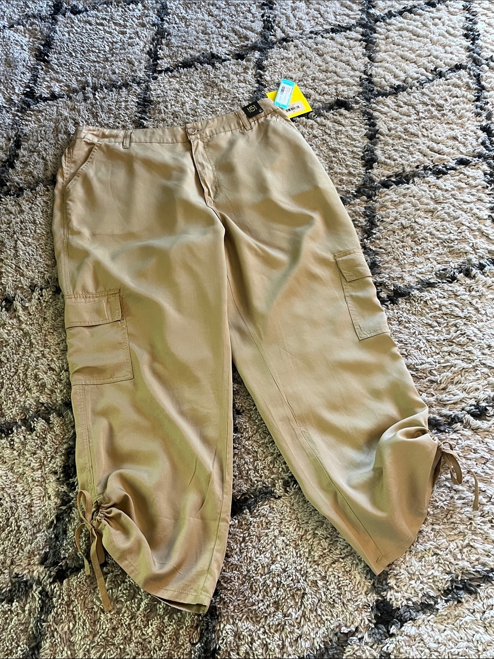 NWT One 5 One 151 Khaki Cargo Crop Pants Drawstring Hem Women’s XL